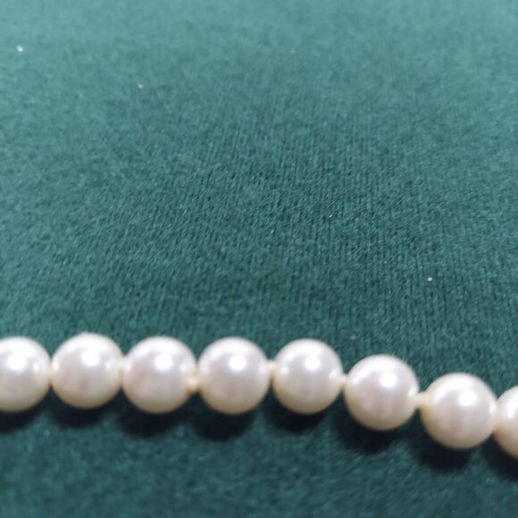 Vintage White Faux Pearls Necklace  22" - Picture 5 of 6